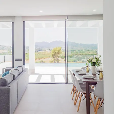 Cubo's Los Javieles Infinity View Pool Villa *