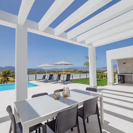 Cubo's Los Javieles Infinity View Pool Alhaurin el Grande