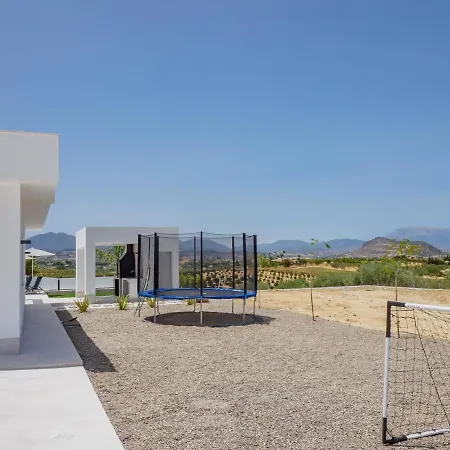 Cubo's Los Javieles Infinity View Pool *